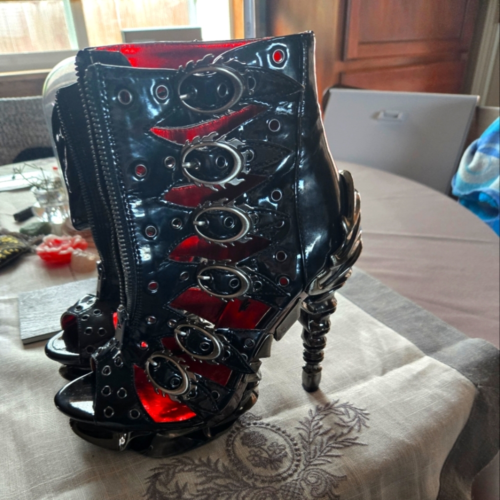 Brand new Hades steel gladiator heels